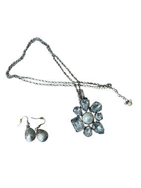 Premier Designs Clear Rhinestone Faux Pearl Long Flower Necklace & Earring Set
